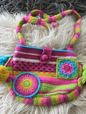 Handcrafted Crocheted Colorblock Shoulder Bag - Pink & Green